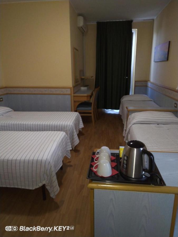 Hotel Route 9 Cadeo Zewnętrze zdjęcie