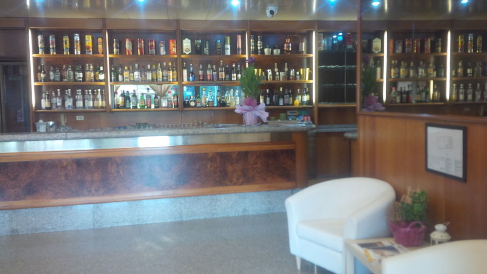 Hotel Route 9 Cadeo Zewnętrze zdjęcie