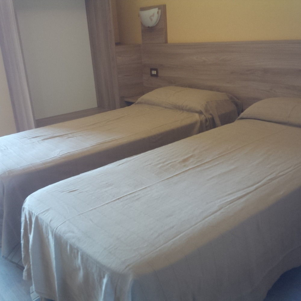 Hotel Route 9 Cadeo Zewnętrze zdjęcie