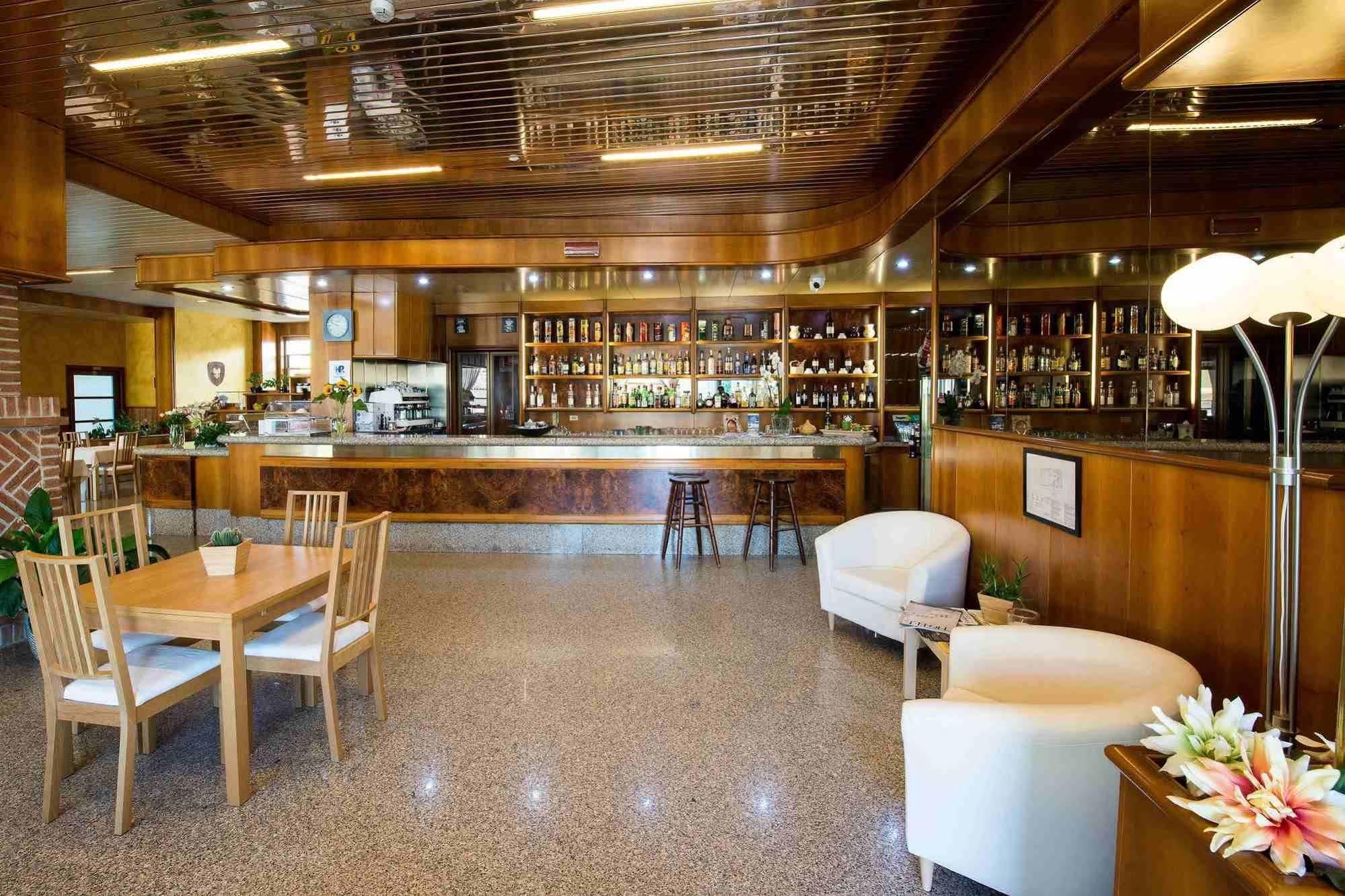 Hotel Route 9 Cadeo Zewnętrze zdjęcie